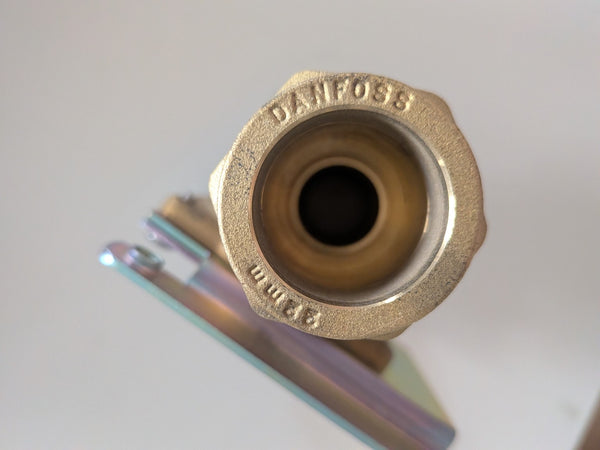 Danfoss HPV22B valve end connection and bore